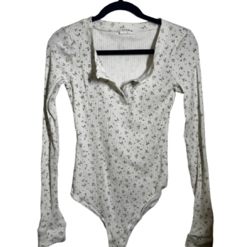 Storia White Floral Long Sleeve Bodysuit